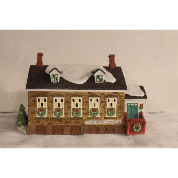 Dept 56 New England Village - Stoney Brook Town Hall - Picture 1 of 7